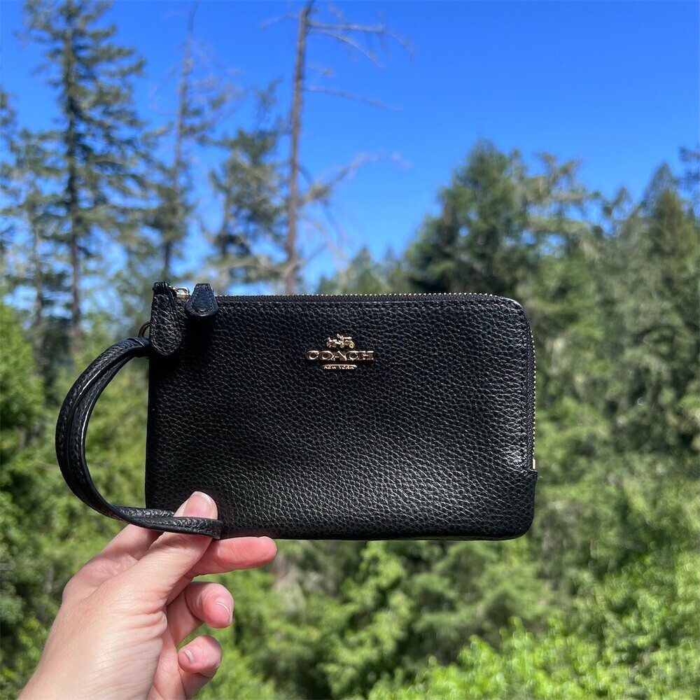 COACH Black Pebbled Leather Wristlet Clutch 
Wallet with Gold Hardware AUTHENTIC